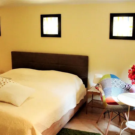 Nattache Studio Apartment Basment Zagabria Esterno foto