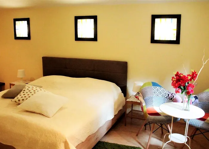Nattache Studio Apartment Basment