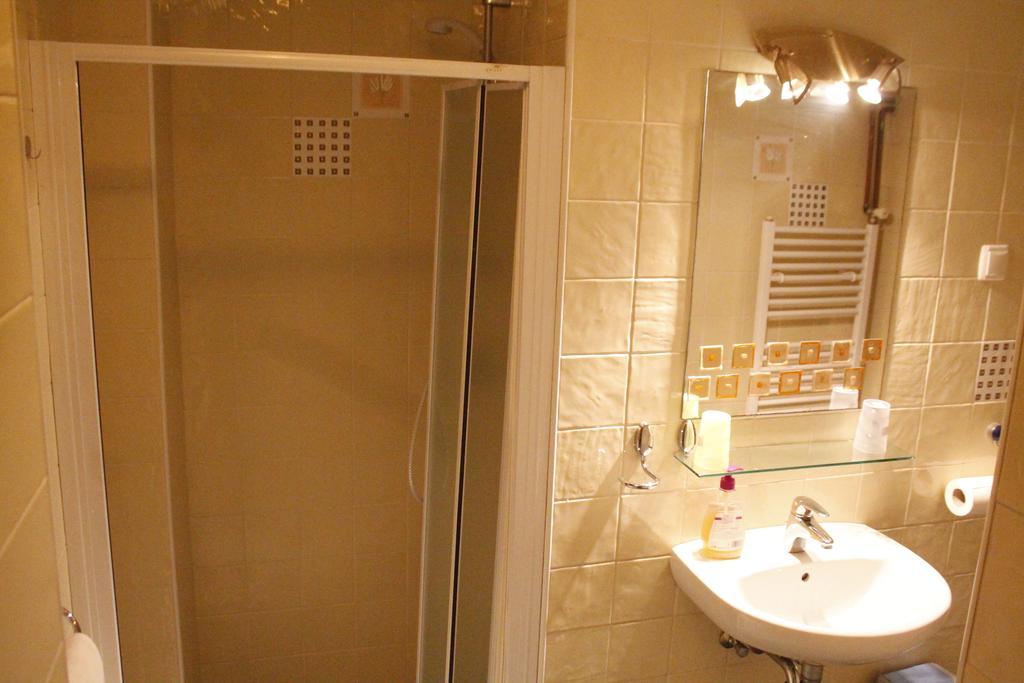 Nattache Basment Apartment *